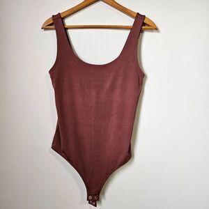 NWT EXPRESS SCOOP NECK BODY CONTOUR SCOOPNECK BODYSUIT TANK SIZE M